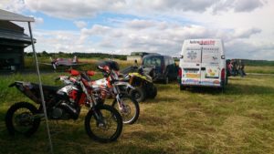 Activités secouristes motorisés / Meeting International de voltige à DAROIS